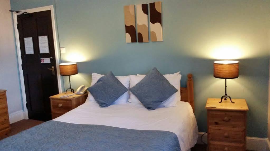 The Cromwell Arms Inn Bovey Tracey Buitenkant foto
