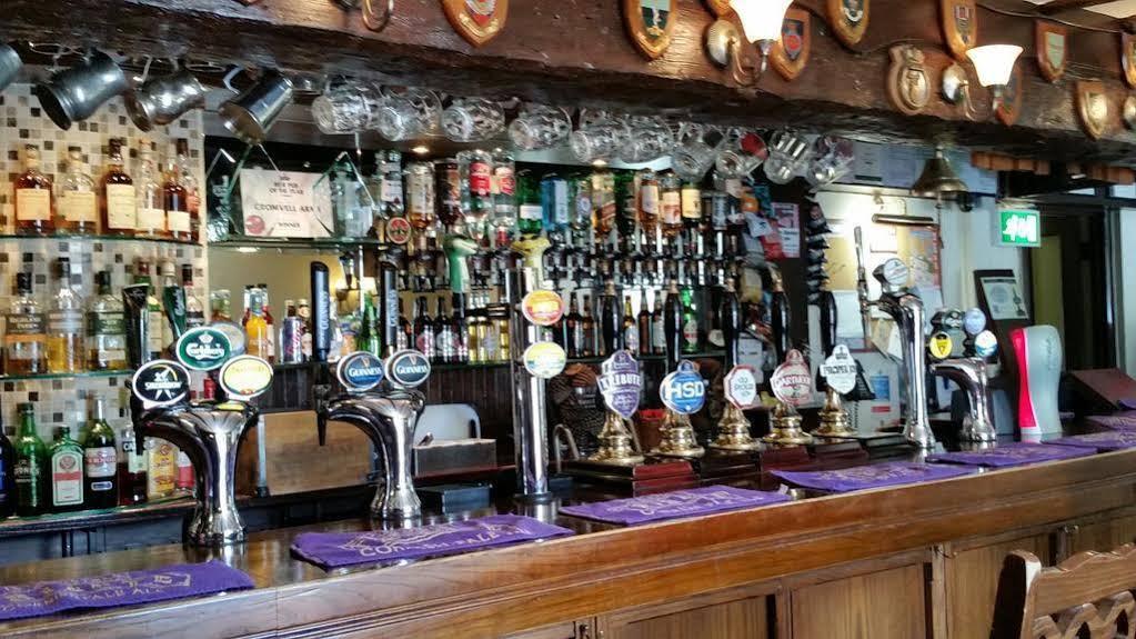 The Cromwell Arms Inn Bovey Tracey Buitenkant foto